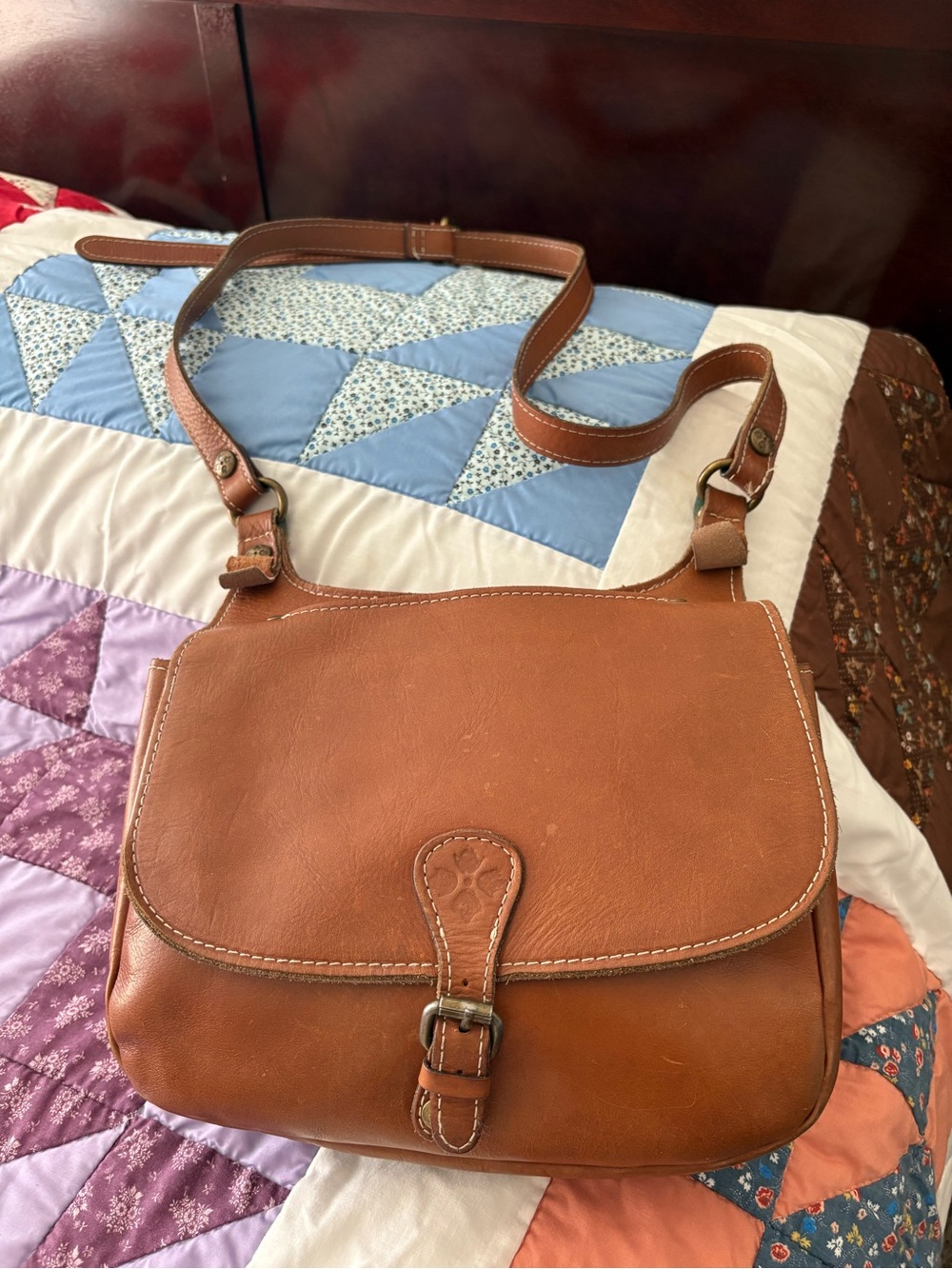 Classic Brown Leather Crossbody Bag - Timeless Everyday Style